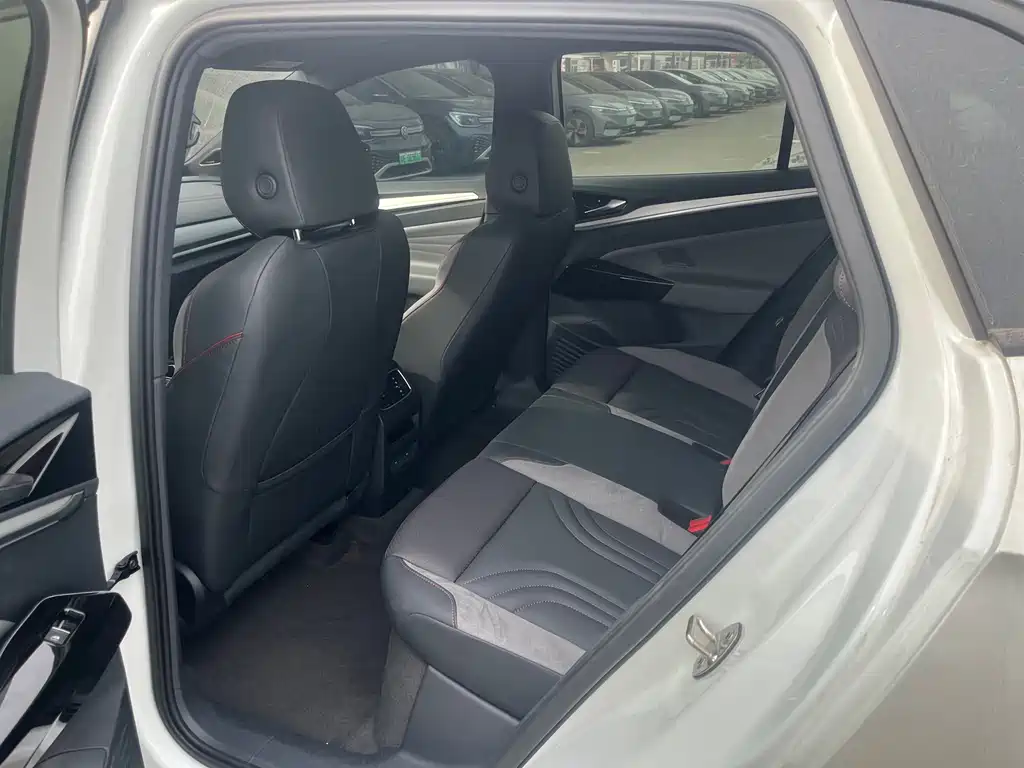 VOLKSWAGEN ID.4 CROZZ