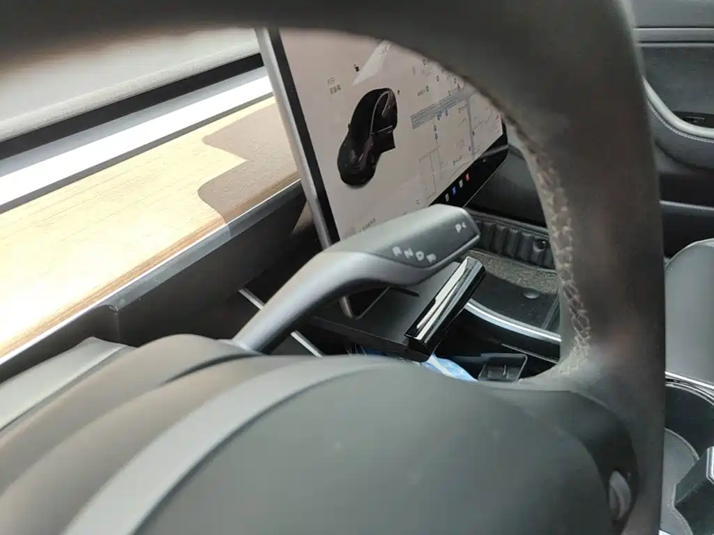 Tesla Model 3 — миниатюра 14