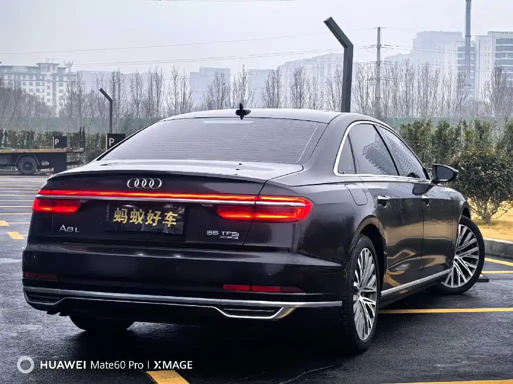AUDI A8