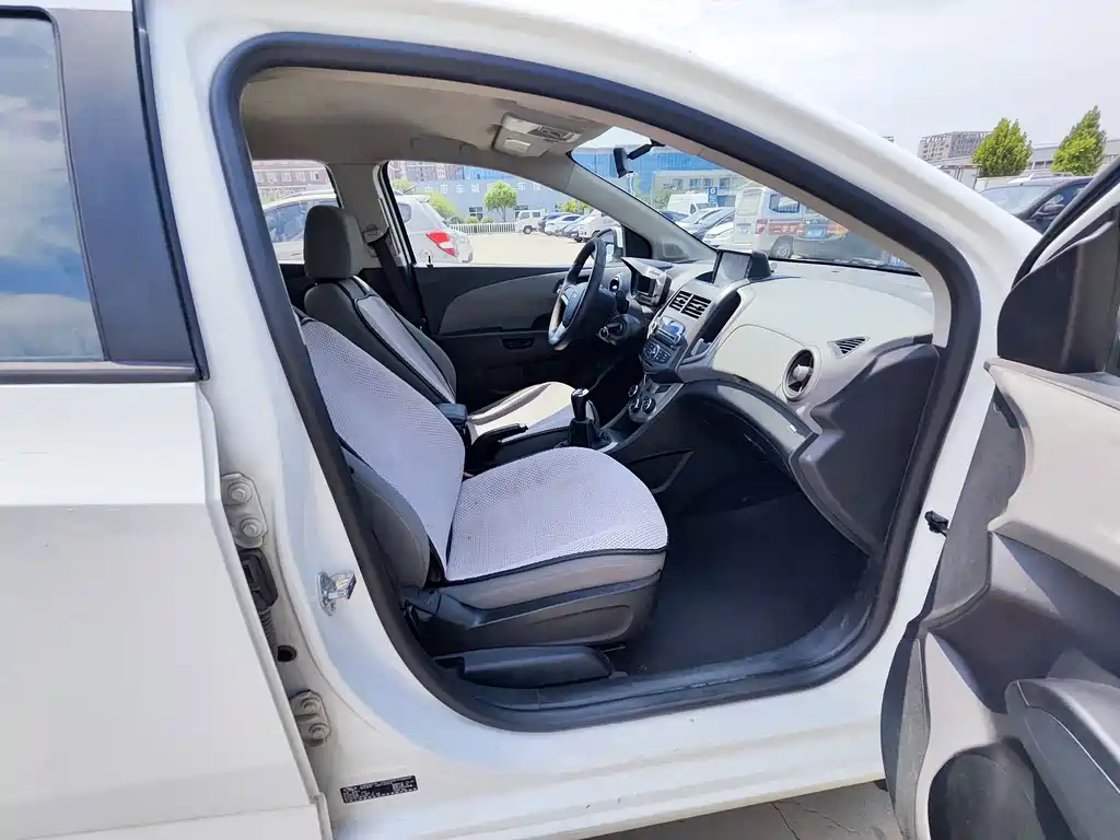 Chevrolet Aveo — миниатюра 13