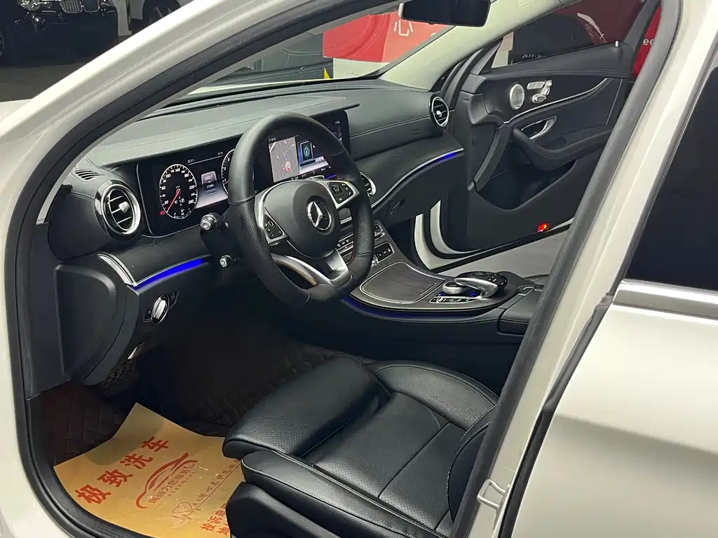 Mercedes-Benz E-Class — миниатюра 13