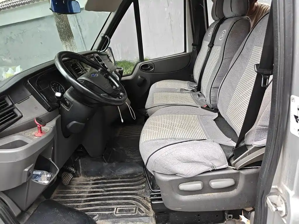 Ford Transit Custom — миниатюра 8