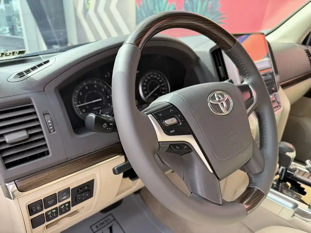 Toyota Land Cruiser 2019 4.0L GX-R
