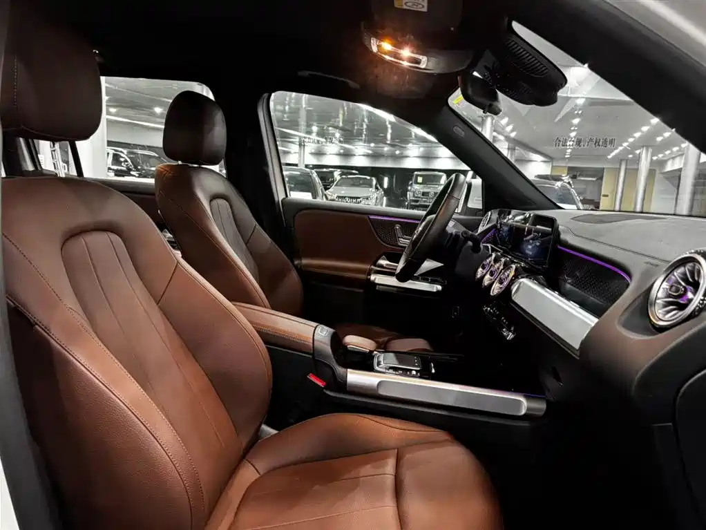 Mercedes-Benz GLB — миниатюра 19