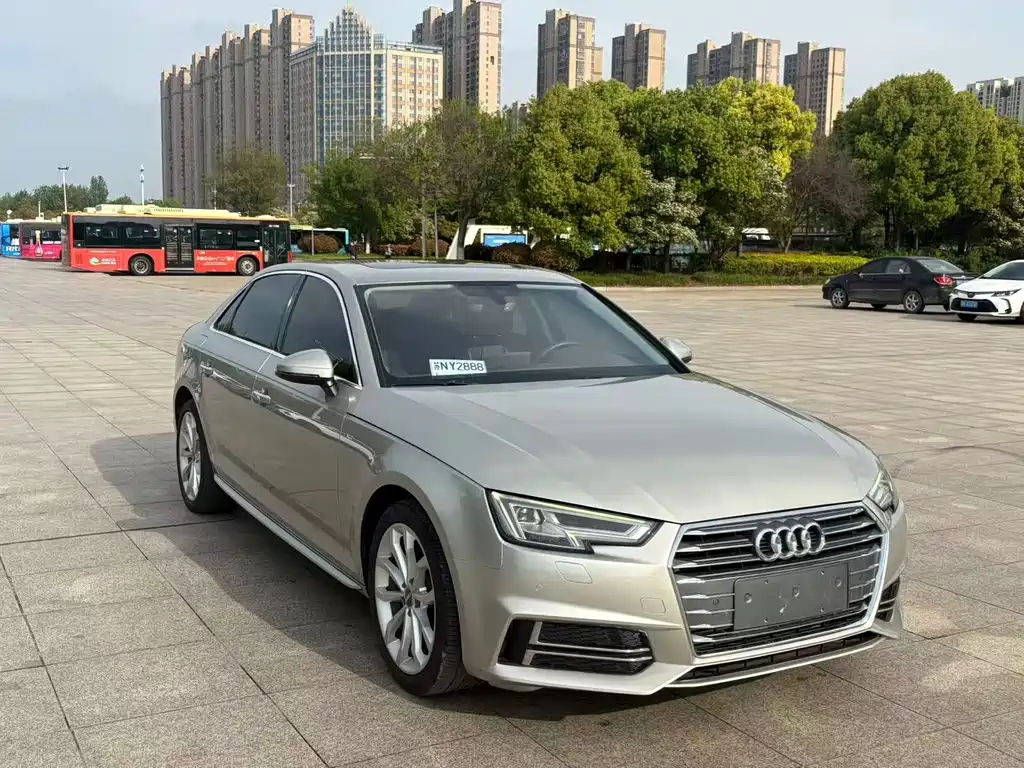 Audi A4L 2018