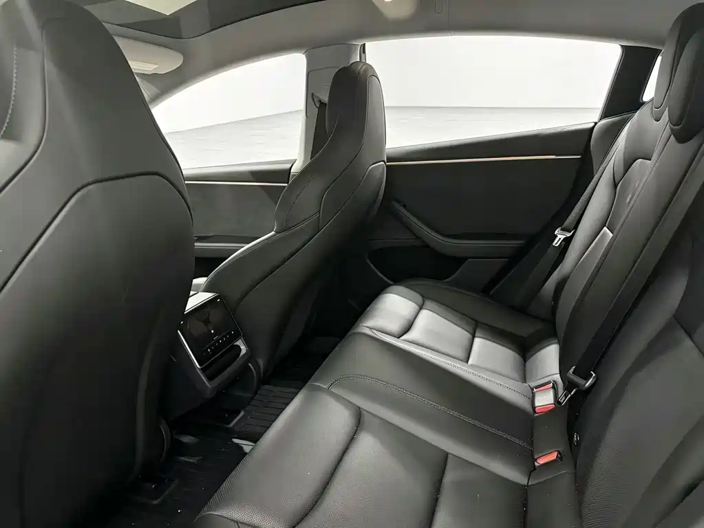 Tesla Model 3 — фотографии объявления, Фото 4