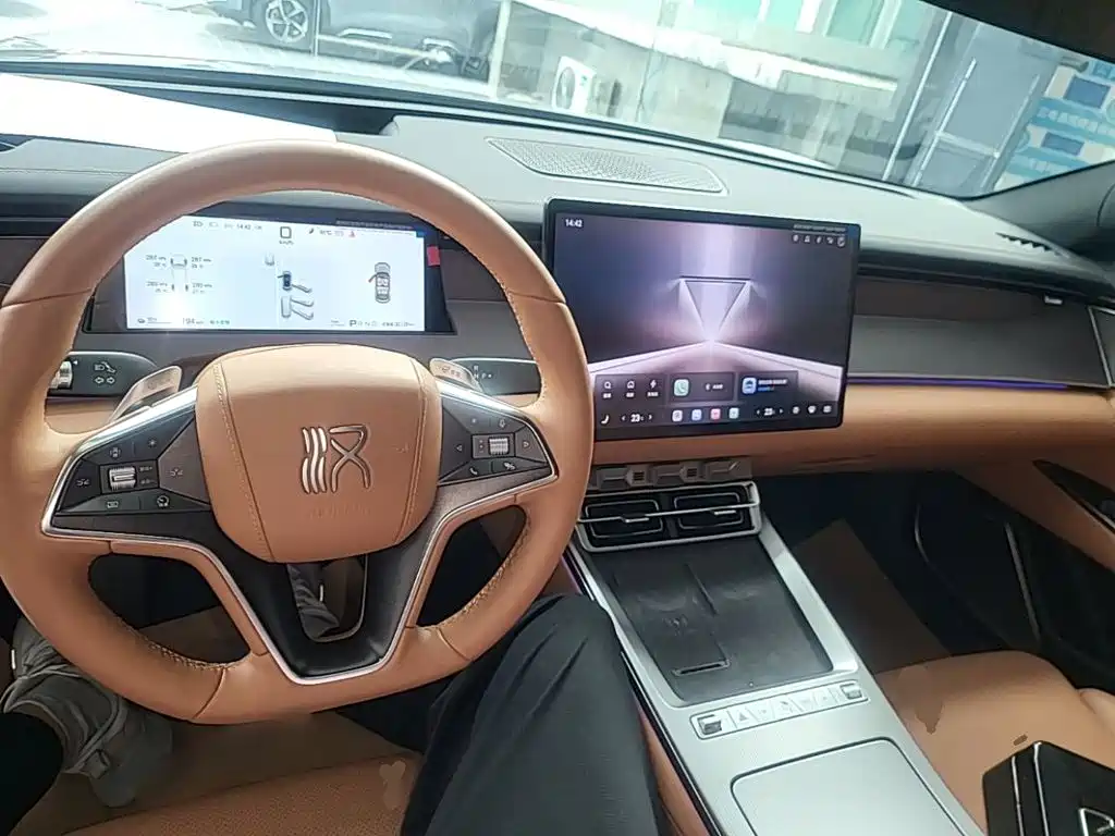 BYD Хань Ли — миниатюра 10