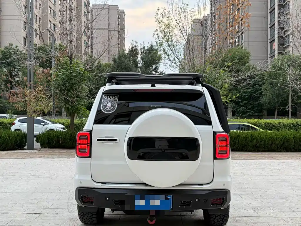 BAIC BJ60 2022 2.0T мест