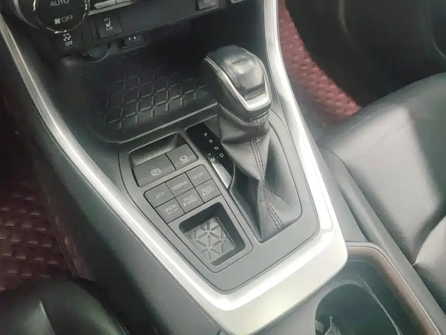 Toyota RAV4 — миниатюра 16