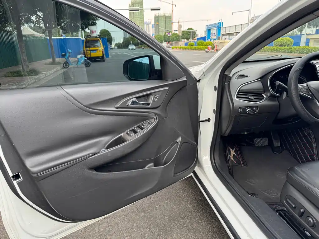 Chevrolet Malibu XL 1.5T Auto Sharp Speed Edition, фото 9