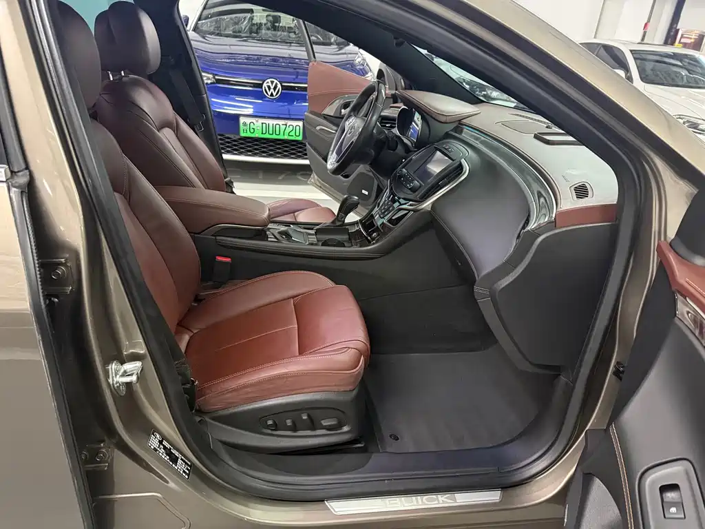 Buick LaCrosse — миниатюра 10
