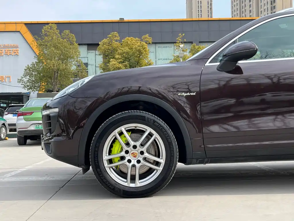 PORSCHE CAYENNE NEW ENERGY