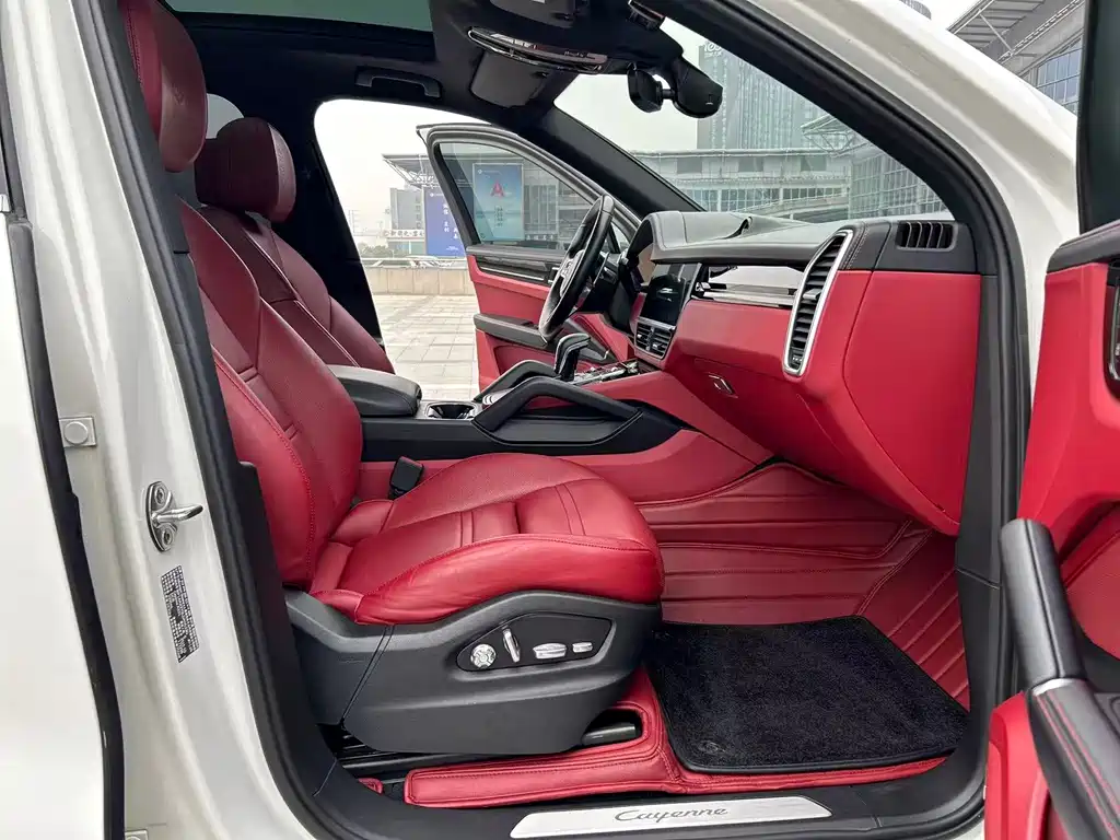 Porsche Cayenne — миниатюра 11