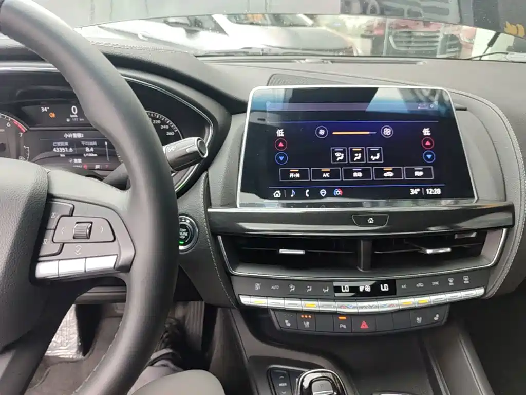Cadillac CT5 — миниатюра 13