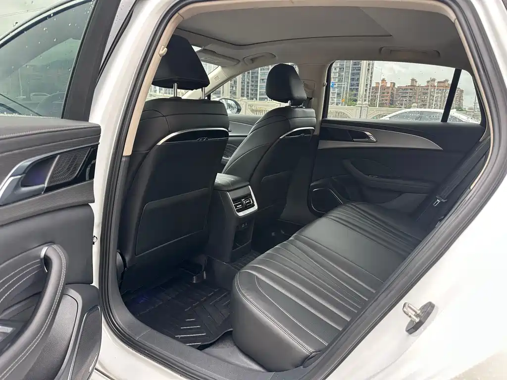 Hongqi Hongqi H5 — миниатюра 5