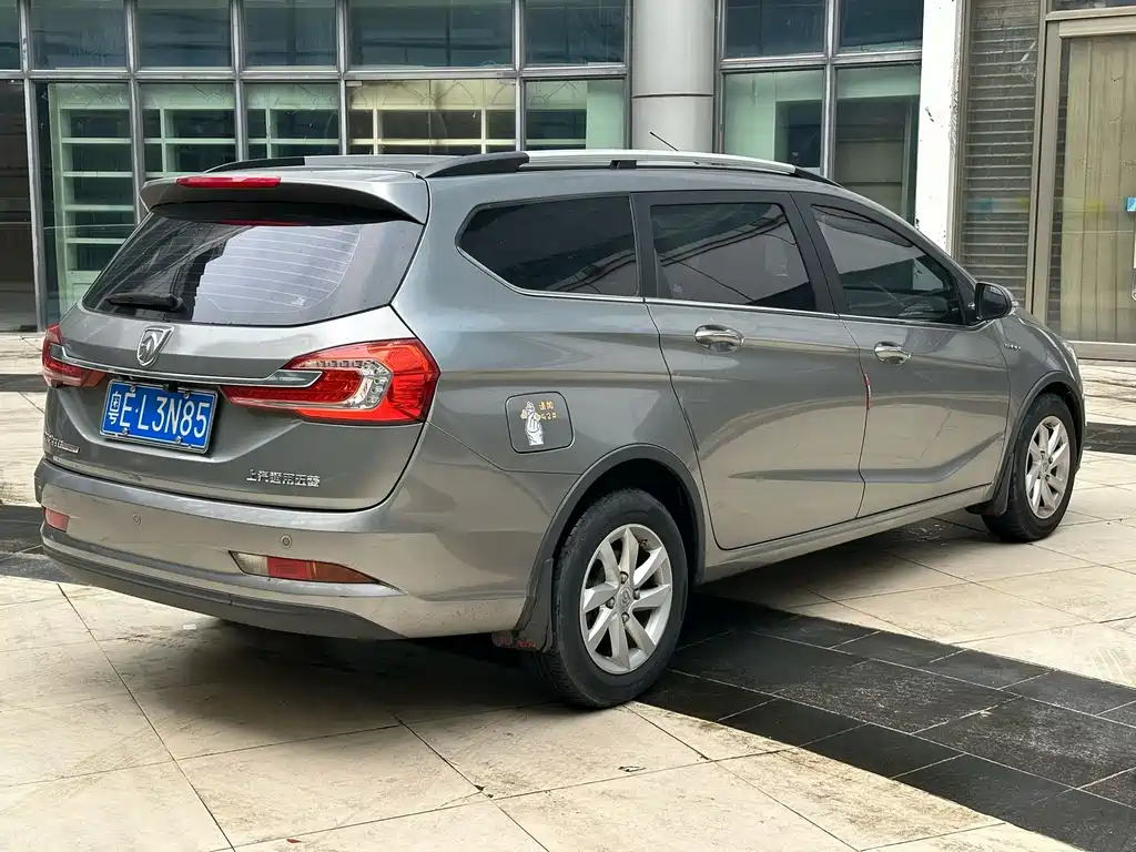 Baojun 310W — миниатюра 4