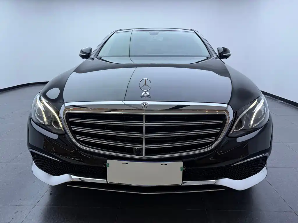 Mercedes-Benz E-Class — миниатюра 2