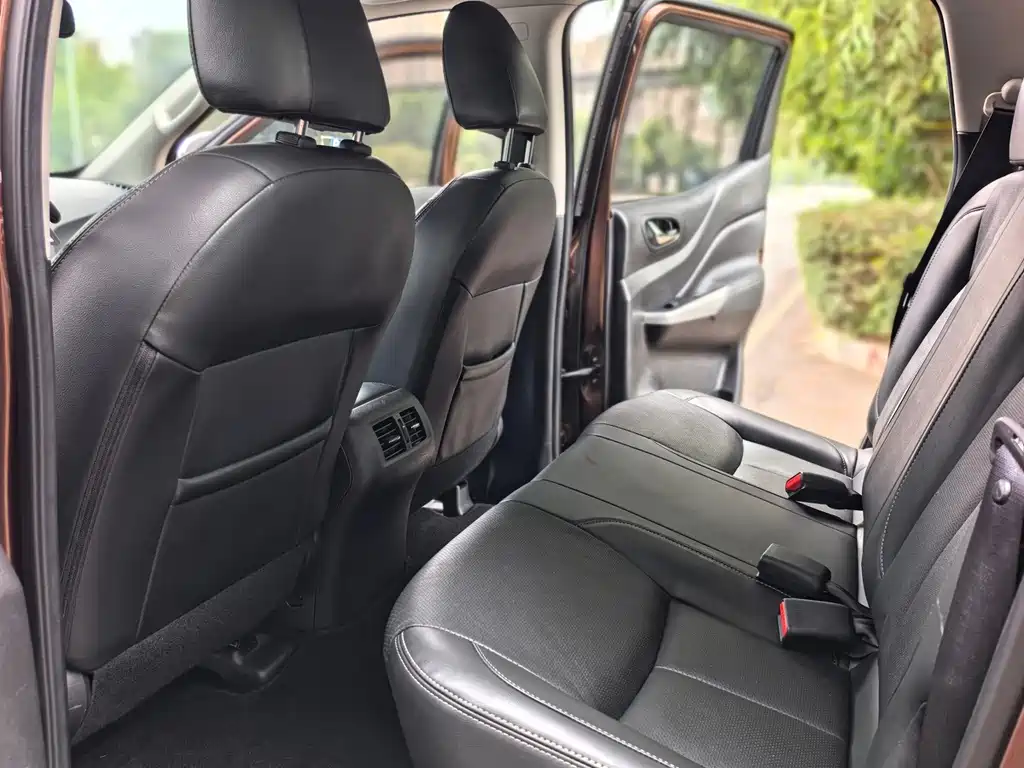 Nissan Navara — миниатюра 8