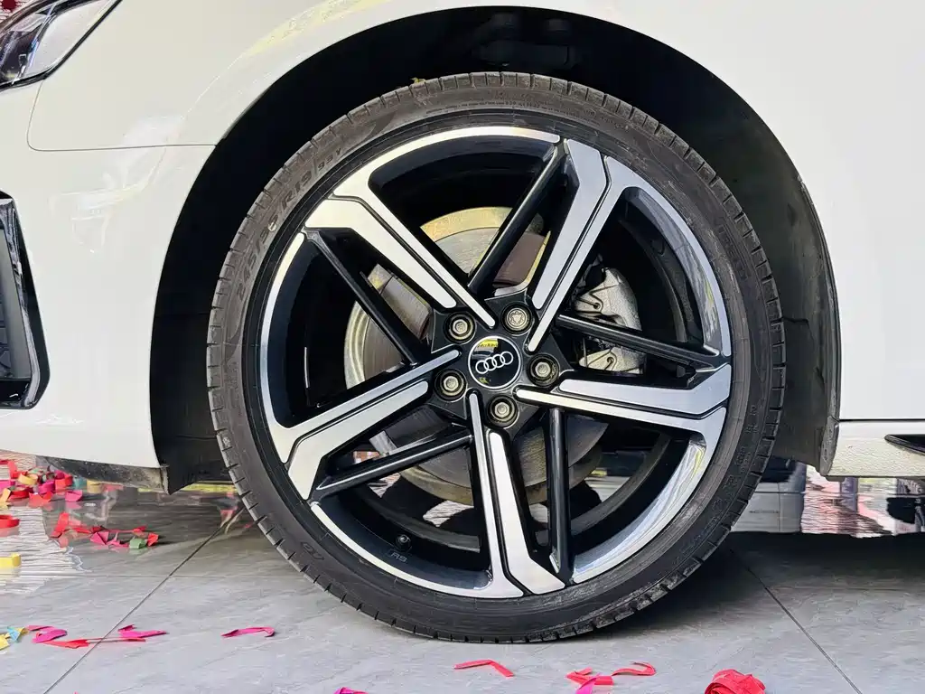 Audi A4L 2024 40 TFSI Luxury