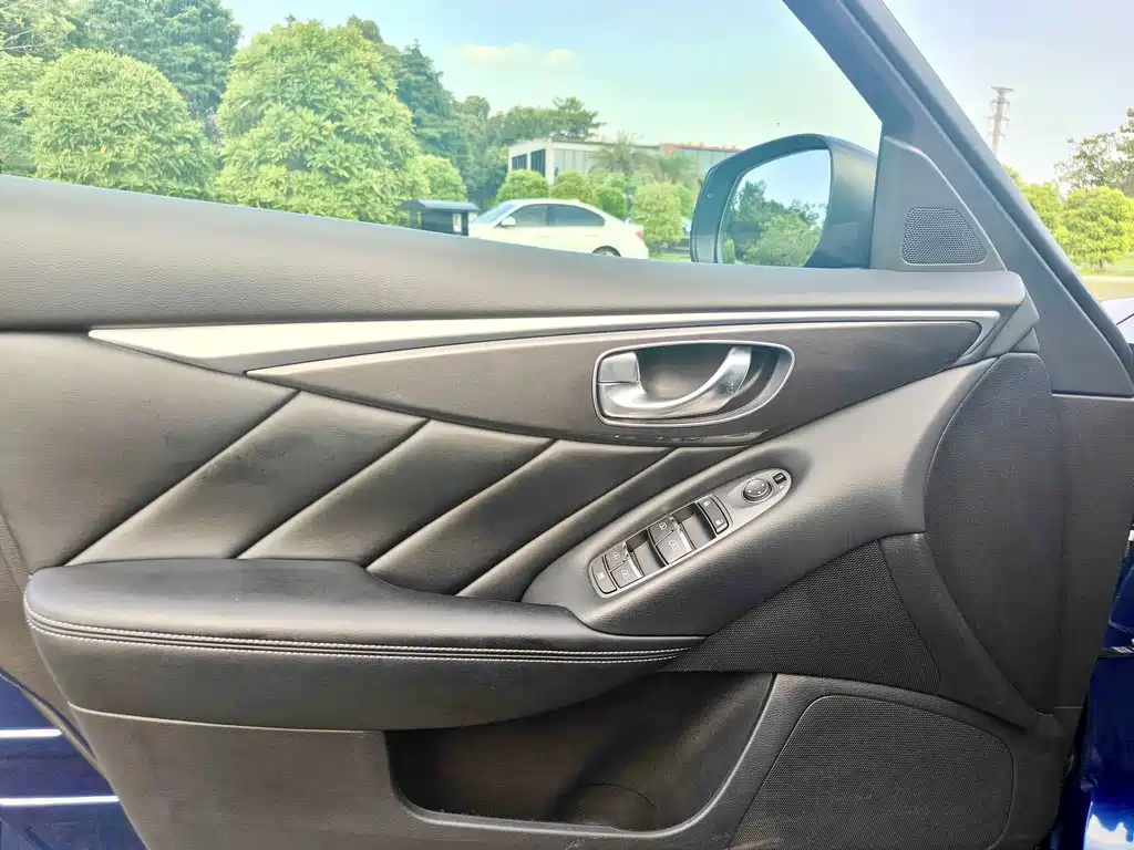 Infiniti Q50L — миниатюра 12