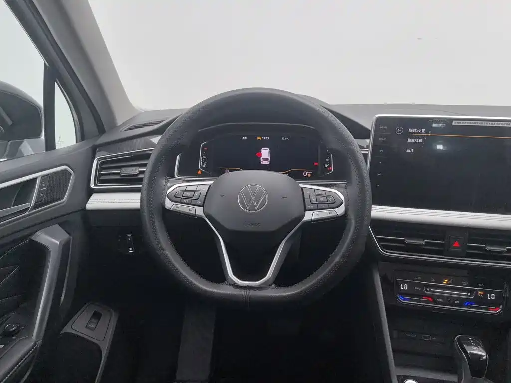 Volkswagen Tiguan L — миниатюра 11