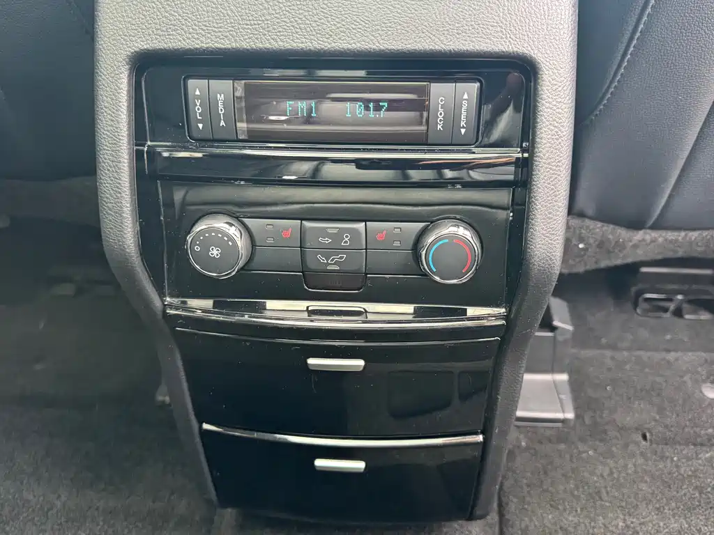Ford Edge — миниатюра 14