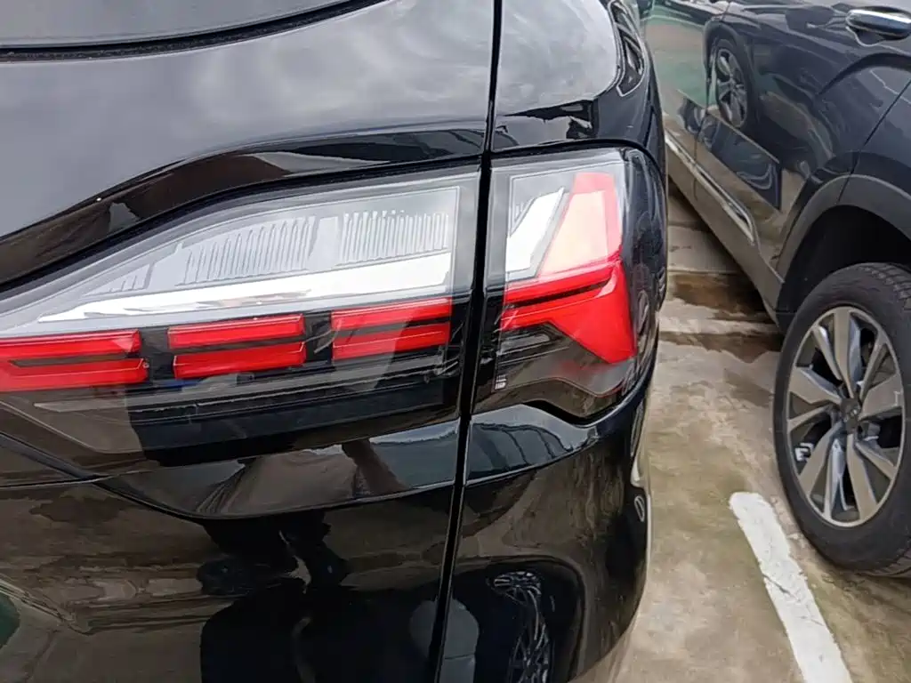 Geely Haoyue L — миниатюра 8