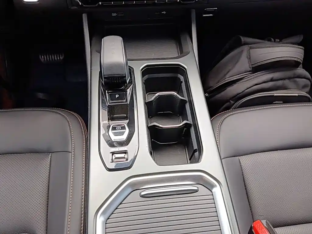 Geely Haoyue L — миниатюра 14
