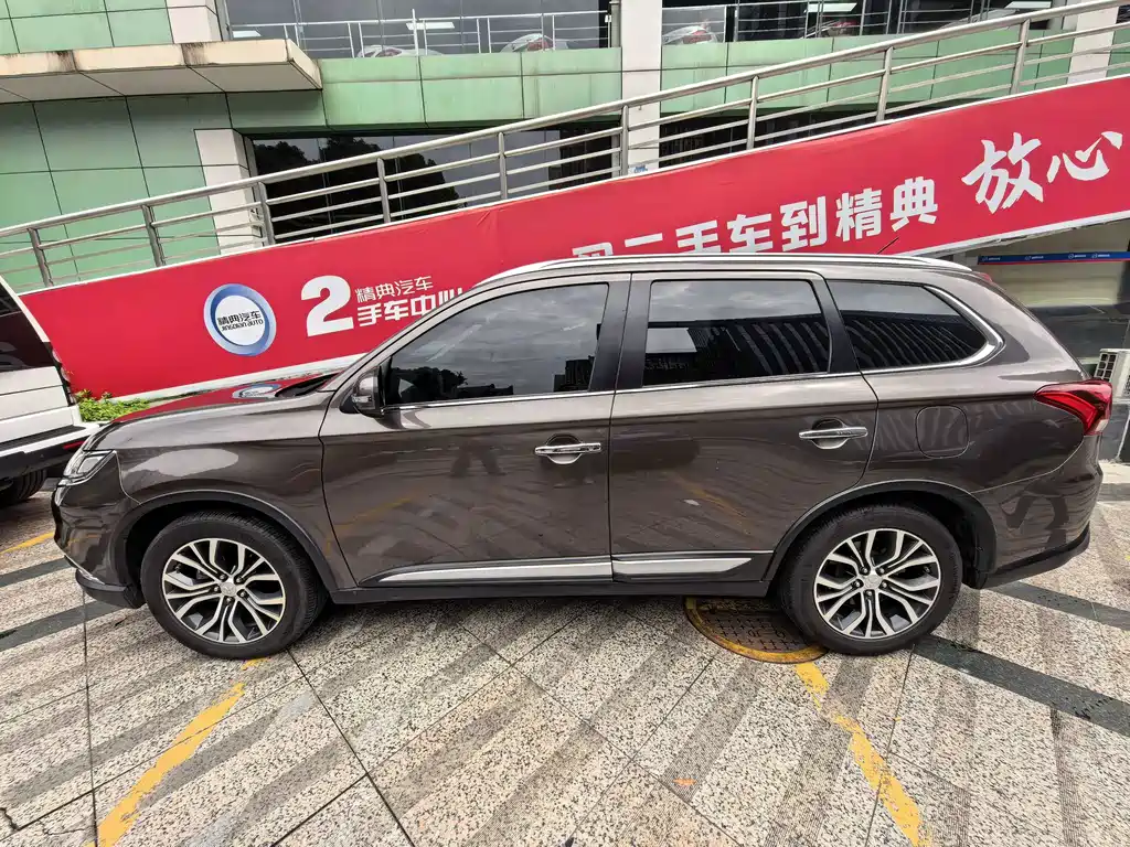 Mitsubishi Outlander — миниатюра 3