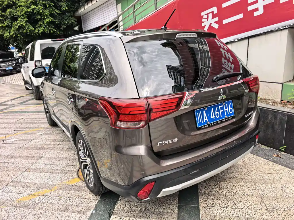 Mitsubishi Outlander — миниатюра 2