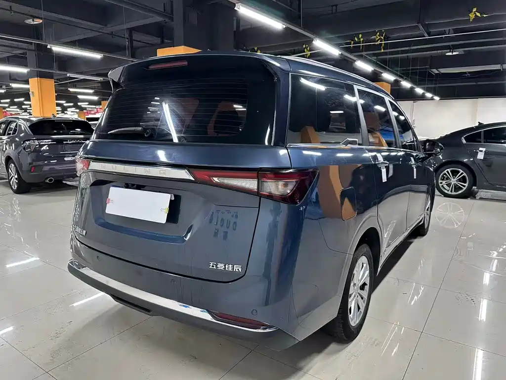 Wuling Jiachen — миниатюра 7