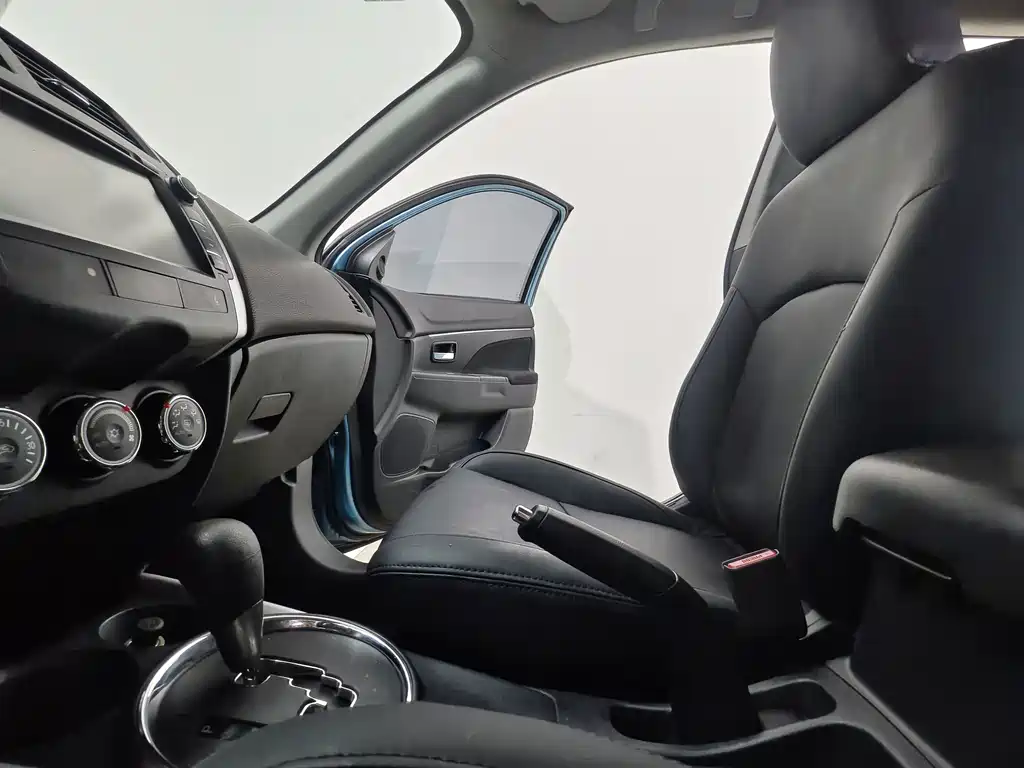 Mitsubishi ASX — миниатюра 11