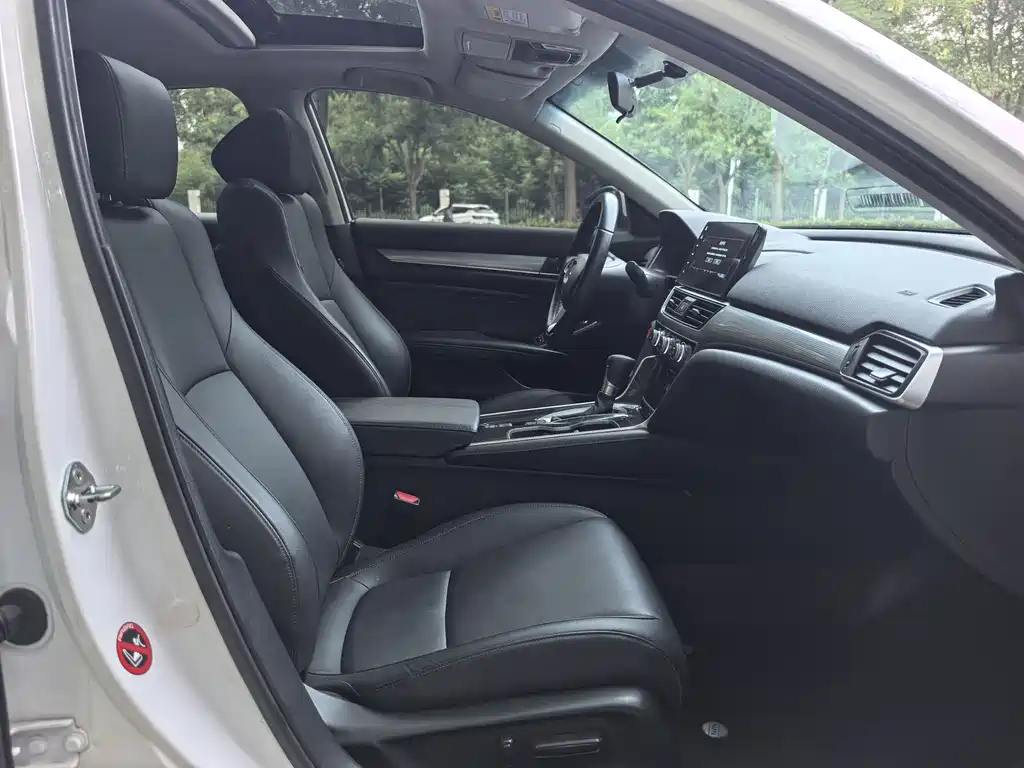 Honda Accord — миниатюра 8