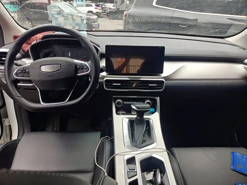 Geely Binyue — миниатюра 5