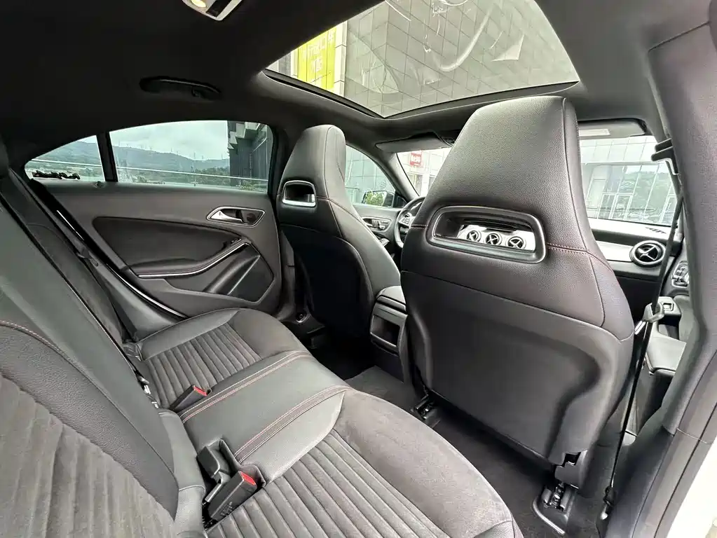 Mercedes-Benz CLA (Import) — миниатюра 35