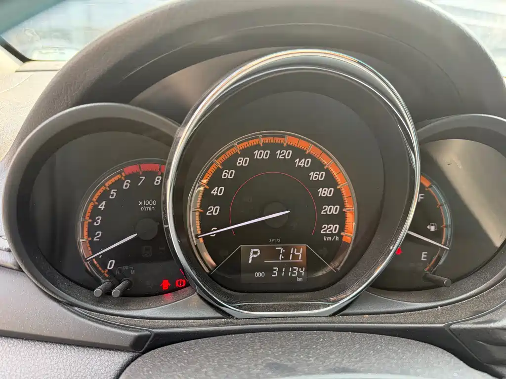 Toyota Yaris L — миниатюра 6