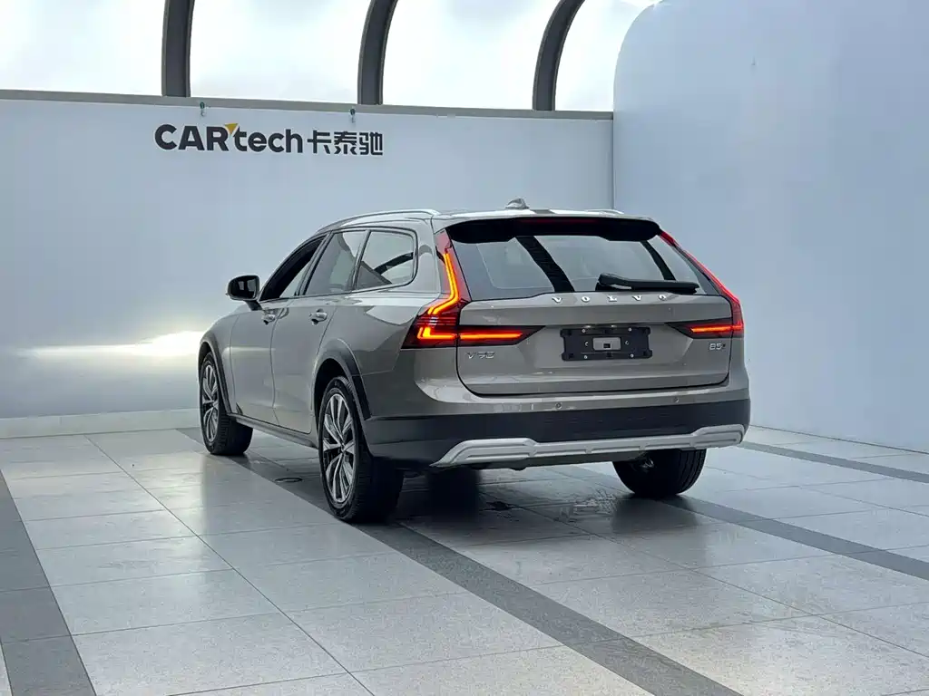 Volvo V90 — миниатюра 5