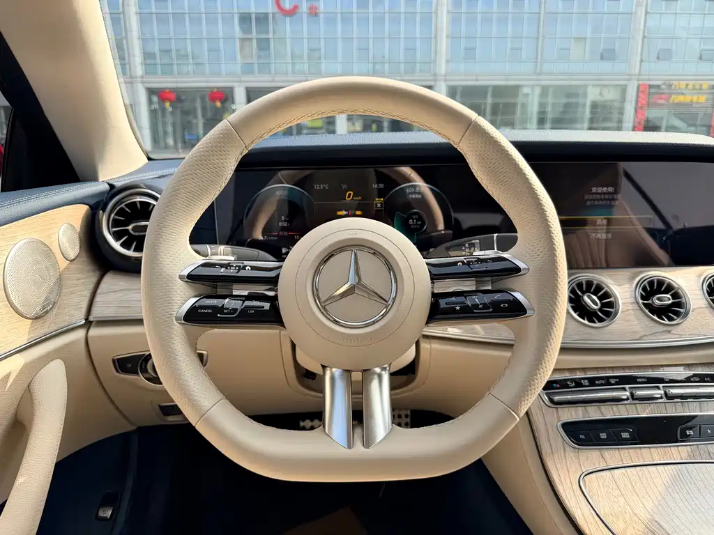 MERCEDES-BENZ E CLASS