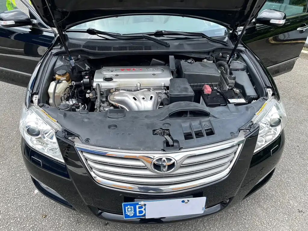 Toyota Camry — миниатюра 5