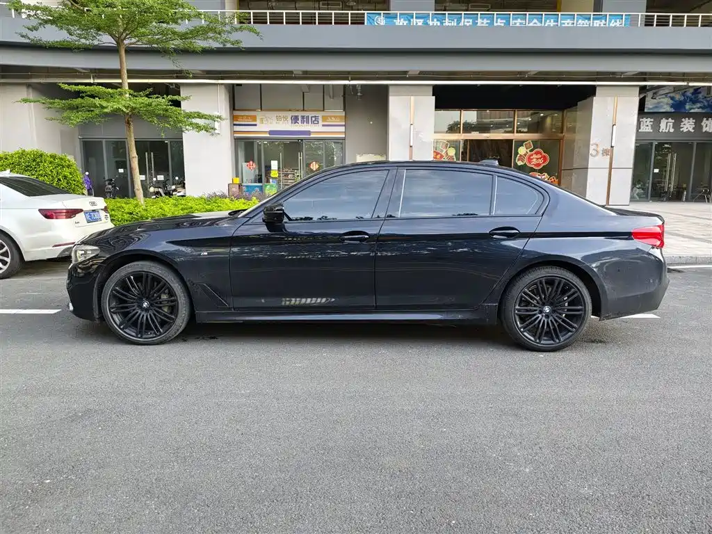 BMW 5 Series — миниатюра 3
