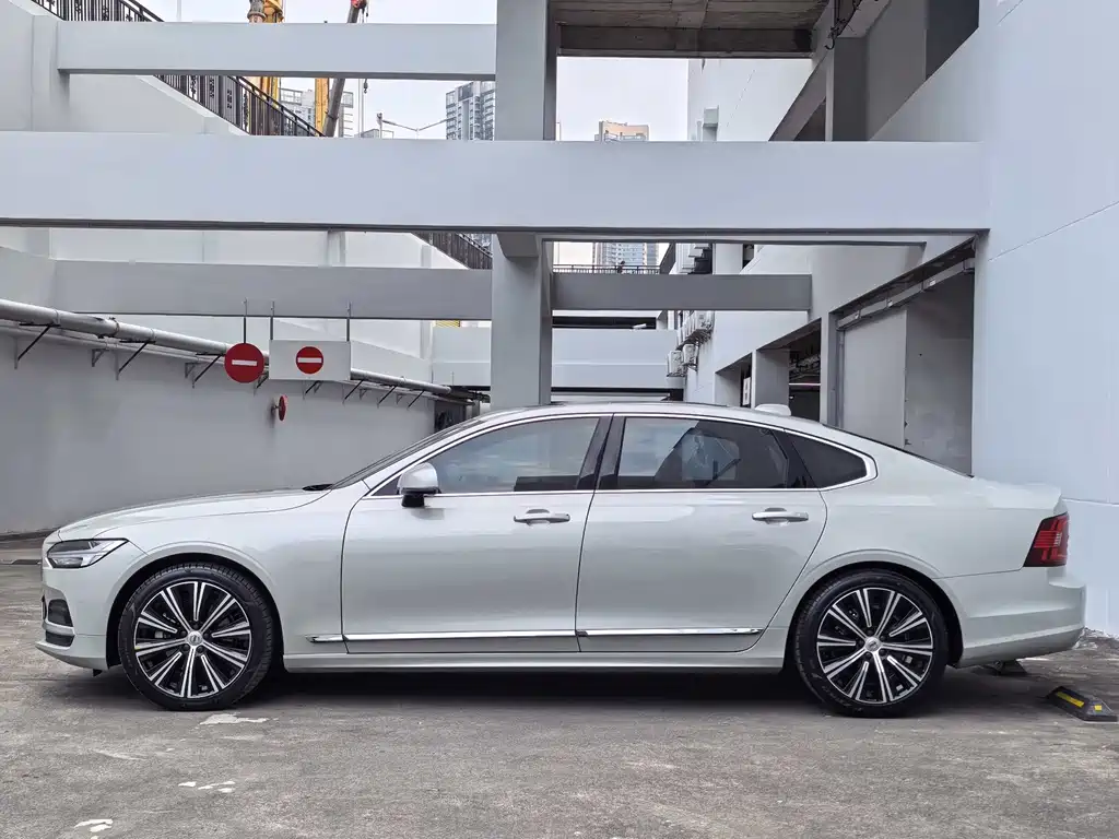 Volvo S90 — миниатюра 4