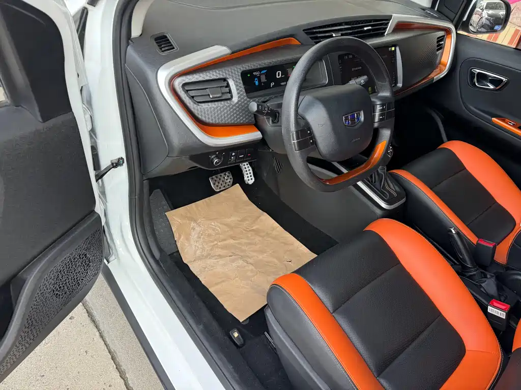 Geely Vision X1 — миниатюра 7