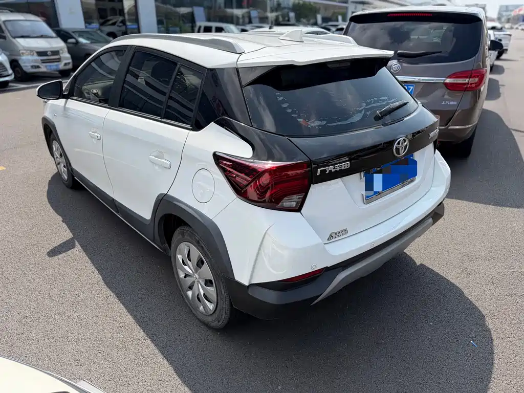 Toyota Yaris L — миниатюра 10