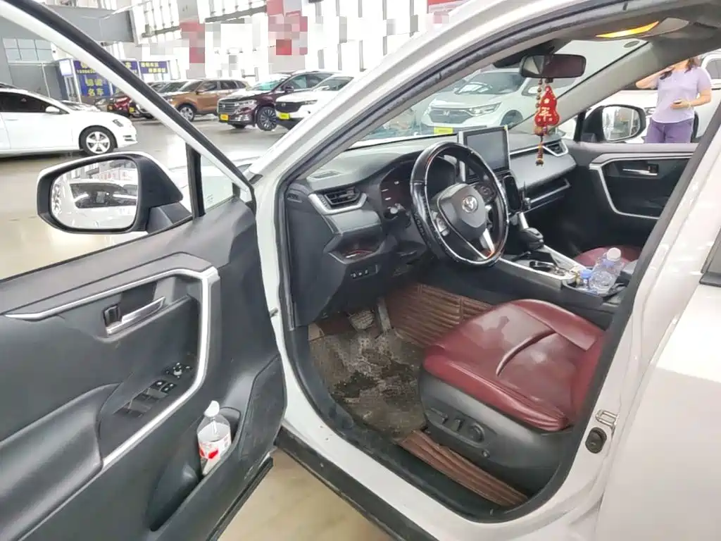Toyota RAV4 — миниатюра 16