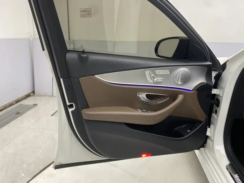 Mercedes-Benz E-Class (Import) — миниатюра 22