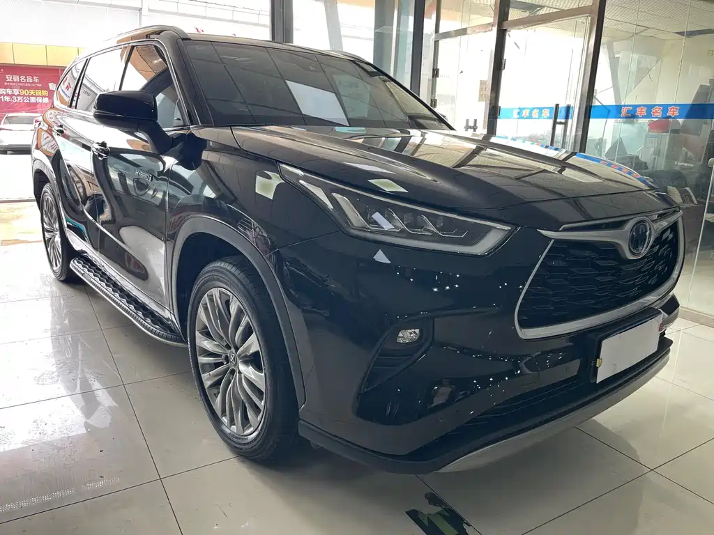 Toyota Highlander 2022 2.5L Luxury 7 мест