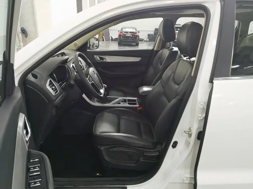 Geely Vision X6 — миниатюра 10