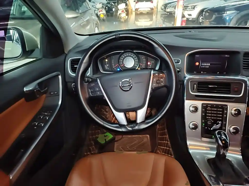 Volvo S60 — миниатюра 11