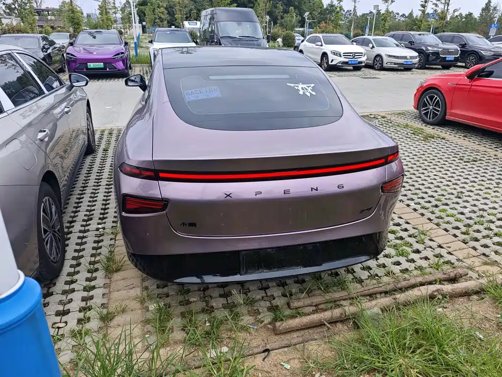 XPeng P7 — миниатюра 6