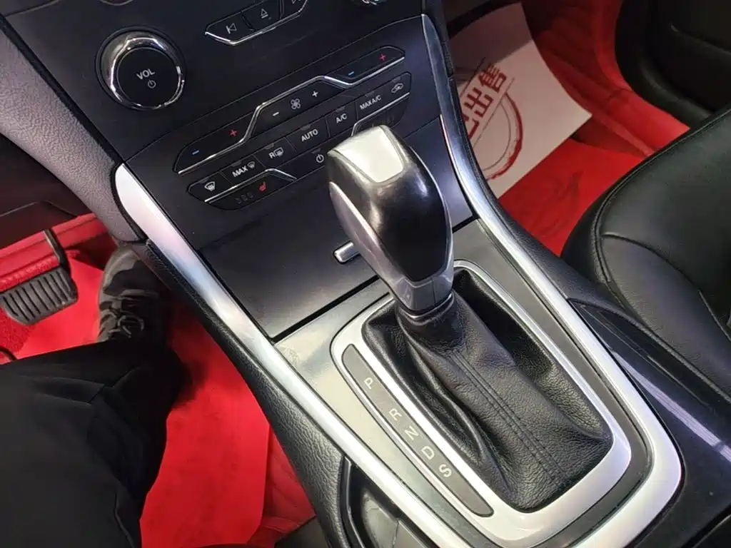 Ford Edge — миниатюра 14